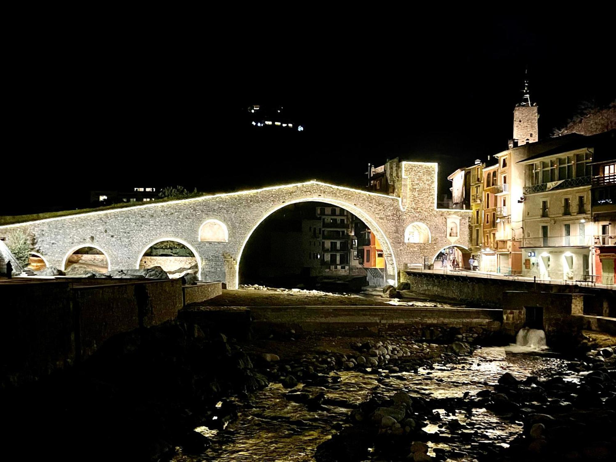 Apartamento Colgante Al Rio Con Vistas Al Puente Camprodon Buitenkant foto